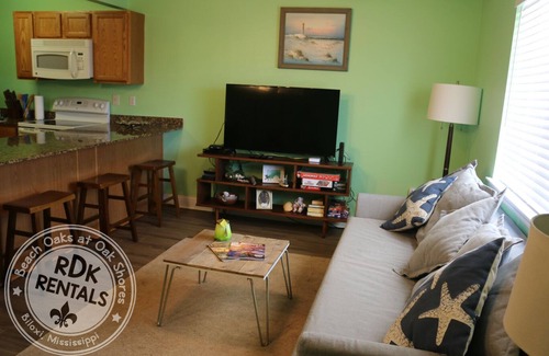 Biloxi Condo | Beach Oaks Condo - Short Walk to the Beach