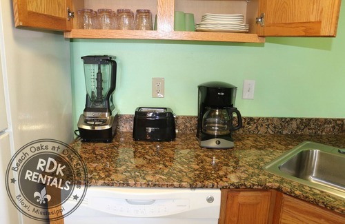 Biloxi Condo | Beach Oaks Condo - Short Walk to the Beach