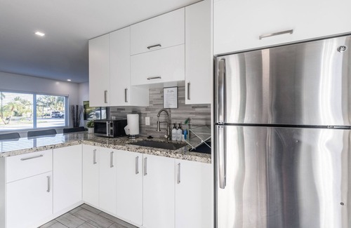 North Andrews Gardens House | Beach Oasis with Private Pool