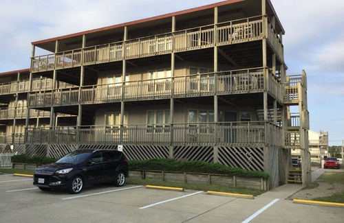 Kill Devil Hills Condo | Beach/Oceanfront Condo @ Outer Banks Beach Club, 3Pools, close to beach/shops