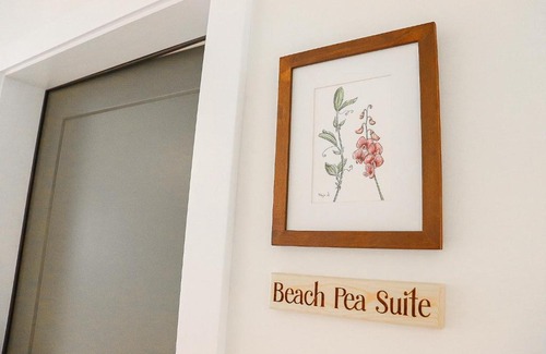 Gold Beach Hotel | Beach Pea Suite at The Wildflower Inn