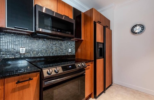 Boynton Beach Condo | Beach Place at Marina Village LUXURY 1BD Condo w/Pool, Ocean View, Beach 5 min