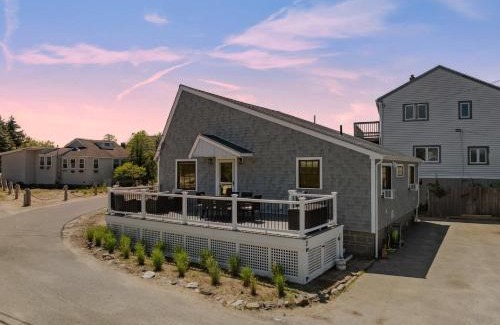 Newbury House | Beach Plum Cottage Steps to Beach Loft AC