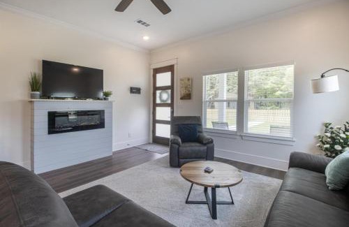 Gulfport House | Beach Retreat at Gaston Point