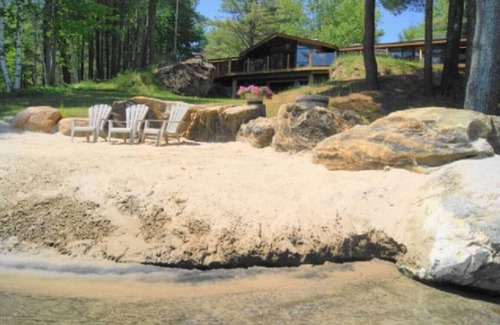 Tudor and Cashel Apartment | Beach Retreat & Great Privacy