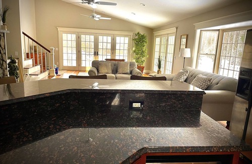 North Hampton House | Beach Retreat with deck and hot tub - short walk to ocean
