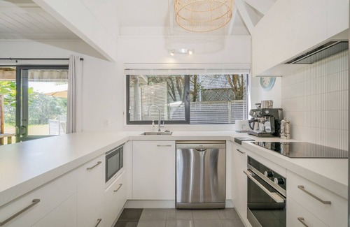 Pauanui House | Beach Road Beauty - Pauanui Holiday Home