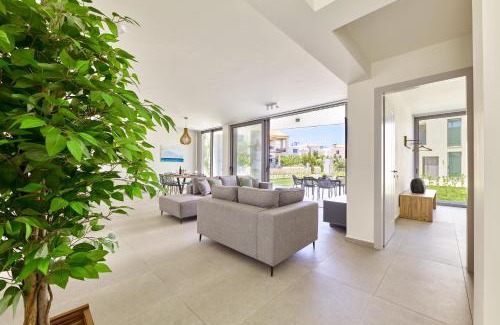 Maleme House | Beach Sand Villas - Beachfront Roof Pool Seaviews