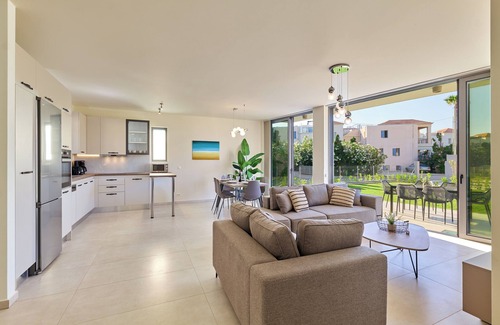 Maleme Villa | Beach Sand Villas - Beachfront Rooftop Pool