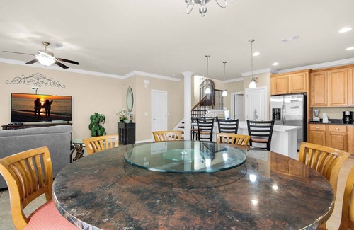 Villages of Crystal Beach House | Beach Shuttle-FAB Lagoon Pool-2 Kings👑-4BR Sandsational Memories