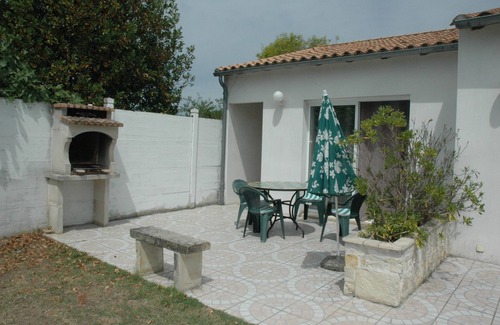 Rivedoux-Plage House | Beach side location Petit Plage 1 minute walk to beach ,centre de village