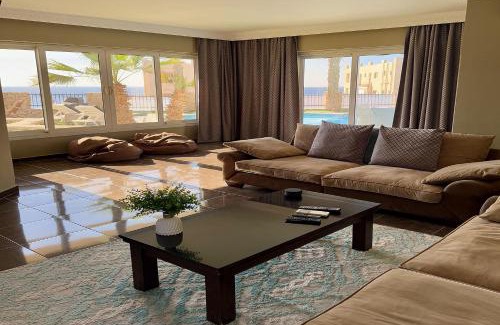 Ras Nasrani Villa | Beach Side-Villa Sharm-Family Vacation sleeps 10