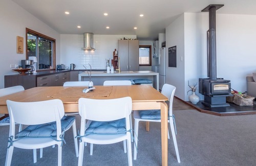 Pohara House | Beach Stay is a modern and comfortable beach bach close to the beach
