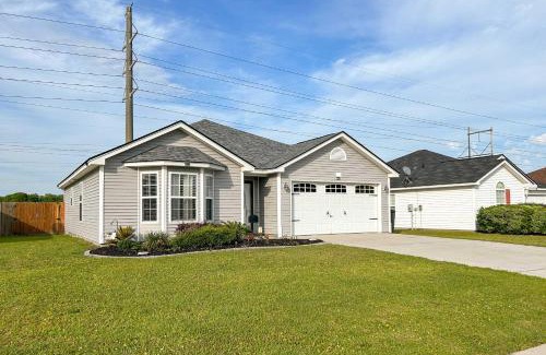 North Charleston House | Beach-Themed Retreat 10 Mi to Downtown Charleston