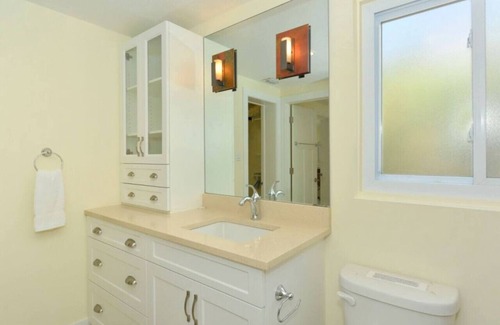 Ringling Estates House | Beach Therapy! Sophisticated St. Armand's Home