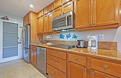 Napili Condo | Beach View Condo - Few Steps from Napili Beach - The Napili Bay Resort #111