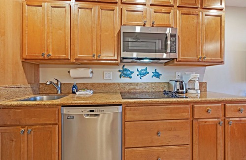 Napili Condo | Beach View Condo - Few Steps from Napili Beach - The Napili Bay Resort #111