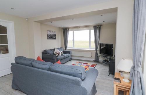 Seahouses House | Beach View