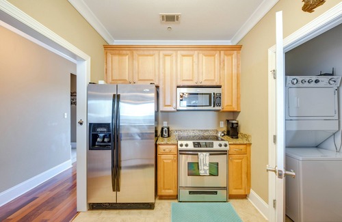 Carrabelle Condo | Beach View & Pier: Carrabelle Getaway w/Perks!