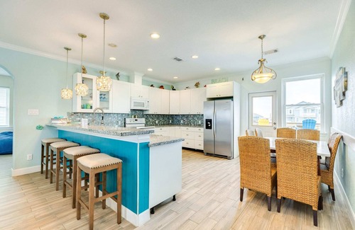 San Luis House | Beach & Water Views on 3 Sides! Screened Porch!