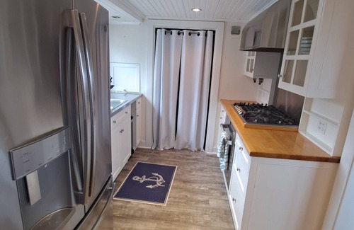 Portsmouth House | BeachCliff- Beachfront Home