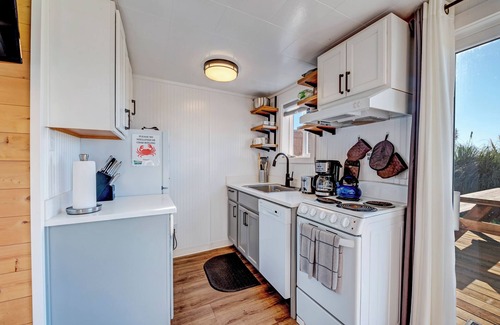 Oregon Coast Apartment | Beachcomber: Beachfront Escape Unit #2