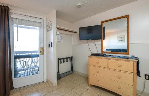 Old Orchard Beach Apartment | Beachfront 16 Condo on Old Orchard Beach