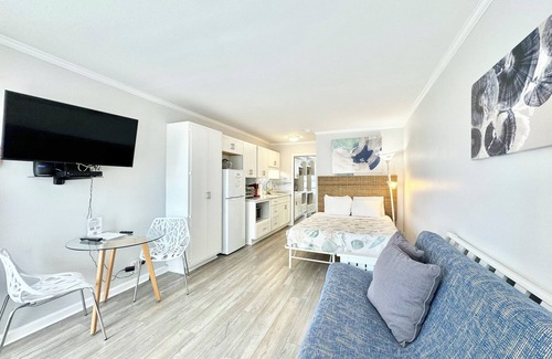 Atlantic Beach Apartment | Beachfront 1st Flr Condo Pet Friendly Pool Private Beach