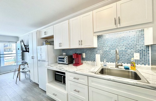 Atlantic Beach Apartment | Beachfront 1st Flr Condo Pet Friendly Pool Private Beach