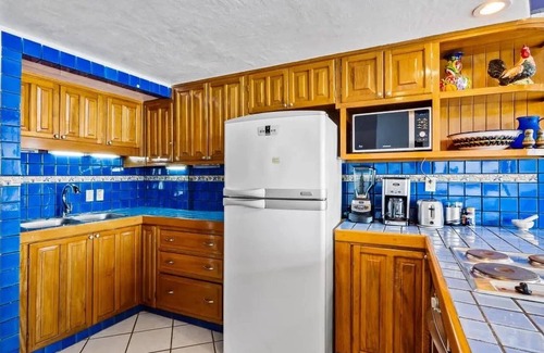 South Shore Hotel Area Condo | Beachfront 2 Bedroom Penthouse with Panoramic Ocean Views