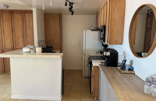 Central Malibu Condo | Beachfront 2-bed resort style condo in Malibu with community fitness room, pool.