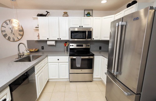 Puerto Penasco Condo | Beachfront 2-bedroom condo with on-site spa in beautiful Puerto Peñasco