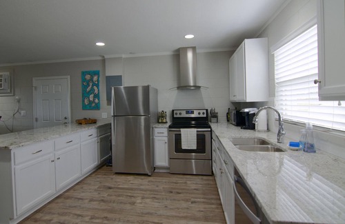 East End Condo | Beachfront, 2 Bedroom/2 Bath