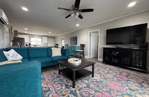 East End Condo | Beachfront, 2 Bedroom/2 Bath