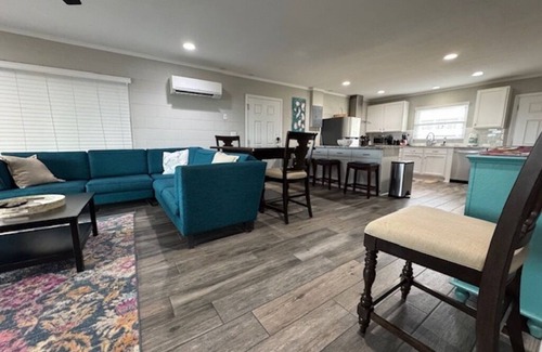 East End Condo | Beachfront, 2 Bedroom/2 Bath