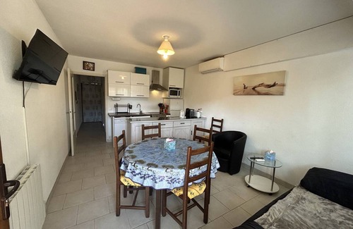 La Faviere Apartment | Beachfront 2-Bedroom Apartment with Terrace and Parking, Sleeps 6, in Vibrant Bormes-les-Mimosas