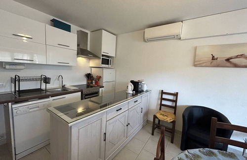 La Faviere Apartment | Beachfront 2-Bedroom Apartment with Terrace and Parking, Sleeps 6, in Vibrant Bormes-les-Mimosas