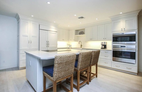 Captiva House | Beachfront 2BR Cottage with King Suite, Fireplace & Gulf Views