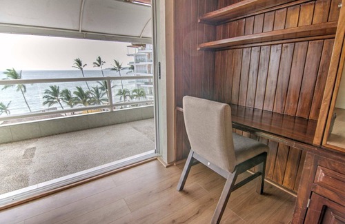 Bucerias Condo | Beachfront 2BR Penthouse w/Ocean Views & Pool