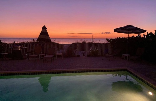 Indian Shores Villa | Beachfront 3 Bedroom 2 Bath Penthouse Indian Shores Florida With A Pool