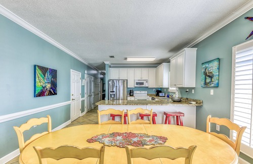 Orange Beach East Condo | Beachfront 3-bedroom condo steps from the Gulf. Corner unit, recently updated.
