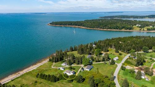 Bernard House | Beachfront 4 BR Spacious House! [Coastal Haven]