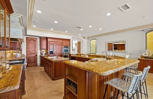 Oxnard Shores Villa | Beachfront 5-bedroom villa steps to Oxnard State Beach