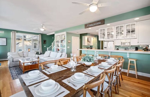 Wareham House | Beachfront 5BR with Ocean View, Pool Table, Arcade Game, Baby Crib
