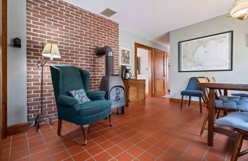 Southern Coast House | Beachfront and only 30 Steps To Beach!