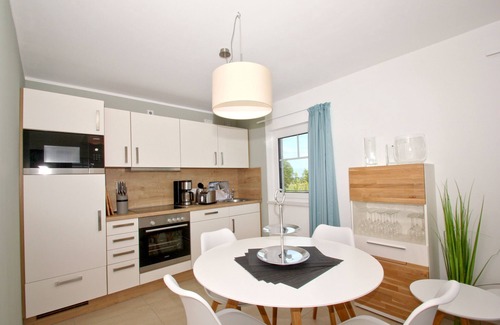Lobbe Apartment | Beachfront apartment with balcony, use of swimming pool and sauna - Rex Rugia apartment 10-7