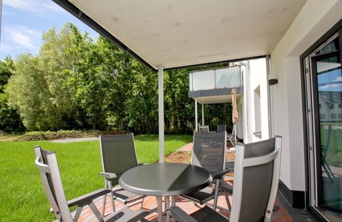 Lobbe Apartment | Beachfront apartment with terrace, use of swimming pool and sauna - Rex Rugia apartment 11-2