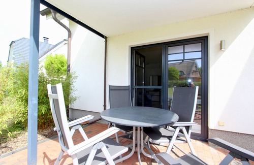 Lobbe Apartment | Beachfront apartment with terrace, use of swimming pool and sauna - Rex Rugia apartment 28-1