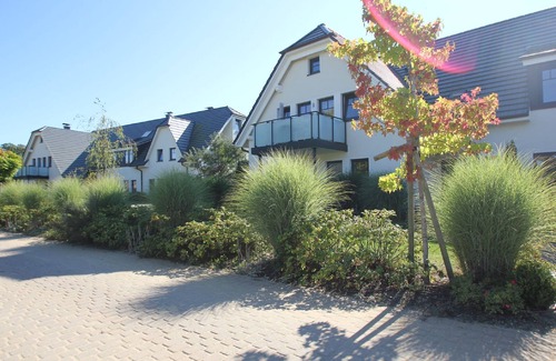 Lobbe Apartment | Beachfront apartment with terrace, use of swimming pool and sauna - Rex Rugia apartment 29-3