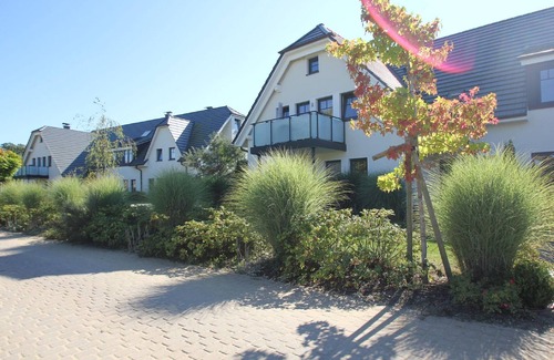 Lobbe Apartment | Beachfront apartment with terrace, use of swimming pool and sauna - Rex Rugia apartment 13-1
